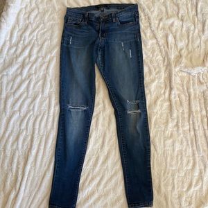 Flying Monkey distressed skinny size 28